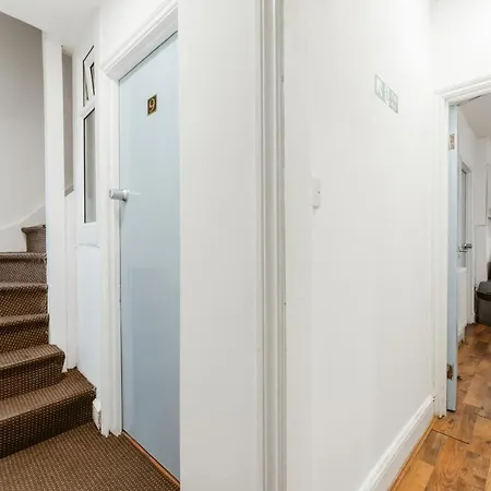 Upton Park Bedrooms 25 Min To Central London